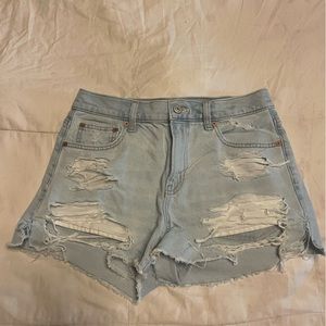 American Eagle Strigid 90’s Boyfriend Short.